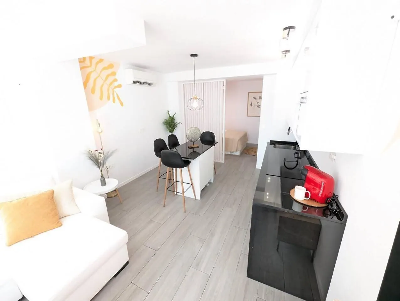 Bajondillo Beach Apartment Τορρεμολίνος