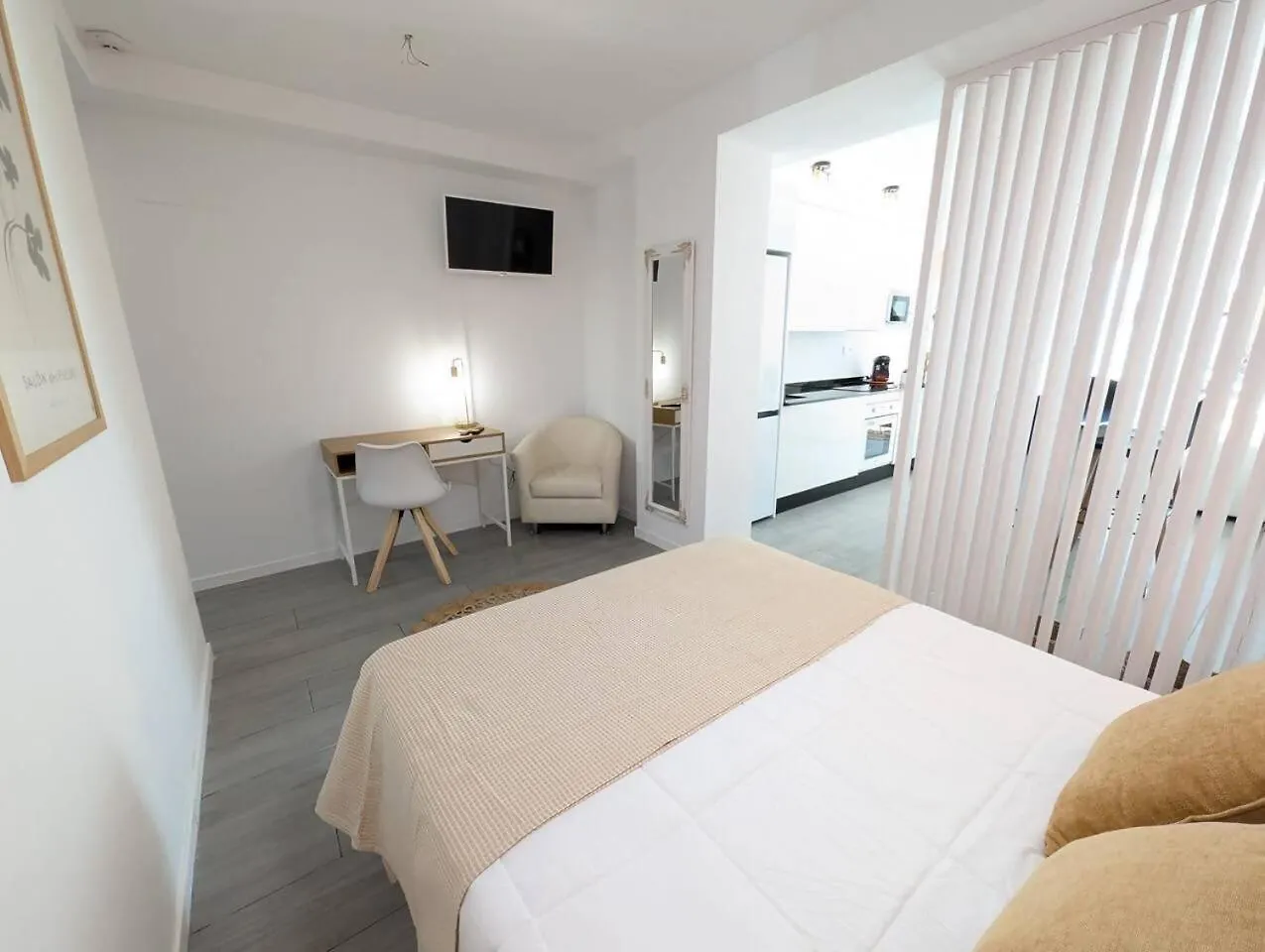 Bajondillo Beach Apartment Τορρεμολίνος